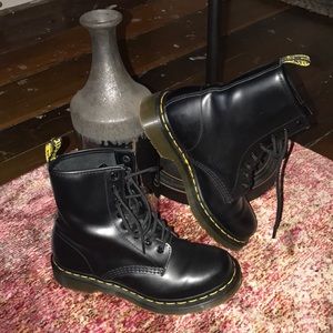 Women's size 7 Black Doc Martens